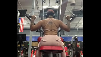 Sexy back muscled muscle mommy