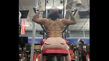 Sexy back muscled muscle mommy