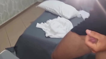 Assolo squirta con me e godi sborrata forte con gemiti e cazzo durissimo con una lunga sega veloce e dito nel culo