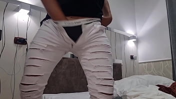 Assolo squirta con me e godi sborrata forte con gemiti e cazzo durissimo con una lunga sega veloce e dito nel culo