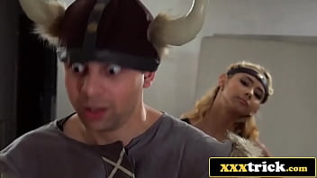 Ex tv barbarian caught in wild comic con 3 way with eager fans