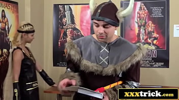 Ex tv barbarian caught in wild comic con 3 way with eager fans