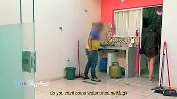 Hot Wife Thay Ksada Gets Out Of The Shower And Greets The Delivery Man In Just A Nightgown thumbnail