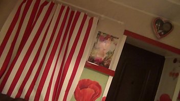 Эта сука хочет денег жестко трахнул малолетку на столе