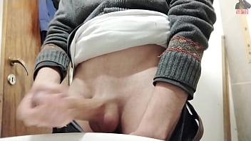 Acabé muy rápido así que me puse a boludear un rato