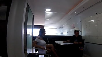 A madame quebrou o pau na obra