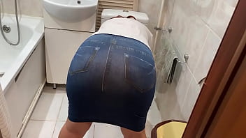 Milf showed her ass and had anal sex when her husband was not at home