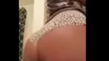Ebony twerking