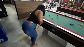 Sinuca do ela perdeu o jogo e ganhou rola na buceta