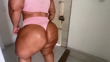 Culona riquísima latina