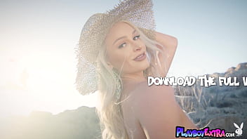 Smoking hot pornstar blondie presenting a sensual striptease Smoking hot pornstar blondie presenting a sensual striptease