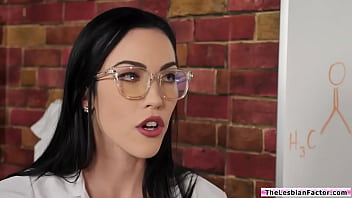 Officer Eva Long And Scientist Diana Grace Want To See The Serums Full Potential They Take Each Then Fuse Their Dna By Pussy Licking Each Other thumbnail
