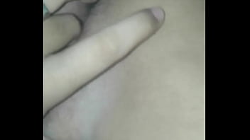 Nena masturbandose rico y mojadita