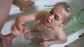 Step daughter taking a bath and sucking dick
