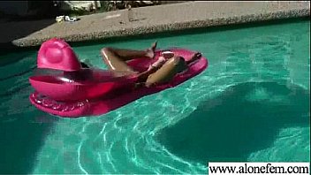 Horny girl missy maze please herself with sex crazy things clip 21