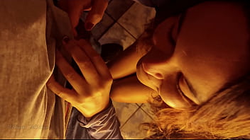 Boquete gostoso com com chuva dourada e gozada na cara