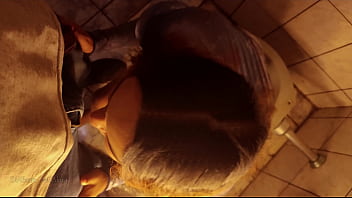 Boquete gostoso com com chuva dourada e gozada na cara