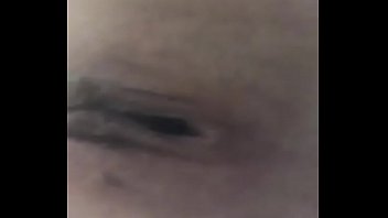 Big pussy lips plug piss plays