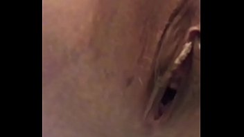 Big pussy lips plug piss plays