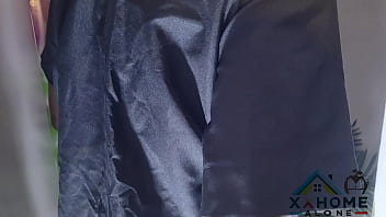 Lagos hot babe get herself into an house party by fucking the bouncer