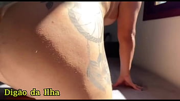 Fodendo a esposa rabuda do vizinho na casa dele