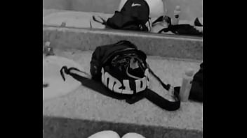 Me sacó la ropita en el paño público del supermercado