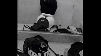 Me sacó la ropita en el paño público del supermercado