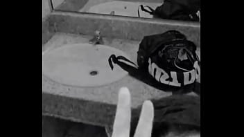 Me sacó la ropita en el paño público del supermercado