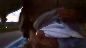 Resolvi bater uma para o gostoso voltando da praia quase nos pegaram