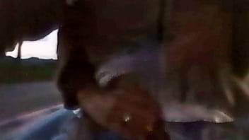 Resolvi bater uma para o gostoso voltando da praia quase nos pegaram