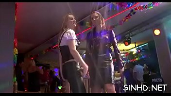 Wild studs and honeys are having non stop jamming session