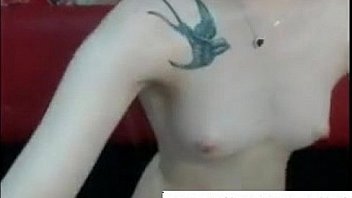 Young russian cam slut fucks her pussy