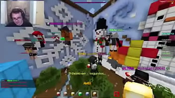 Ela com outro e eu jogando