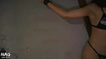 Esclava sexual es sometida por su amo y follada sin parar hasta que se viene