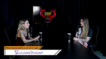 Começou como modelo depois de se fazer ser demitida fez vídeos de sexo hot a família aceita bem e quando gravou com mulheres naty varga sheer red