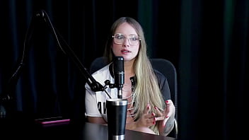 Começou como modelo depois de se fazer ser demitida fez vídeos de sexo hot a família aceita bem e quando gravou com mulheres naty varga sheer red