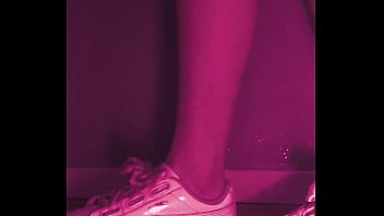 Petite vidéo dans 5 minutes il y auras la même mais je serais pieds nu