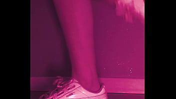 Petite vidéo dans 5 minutes il y auras la même mais je serais pieds nu