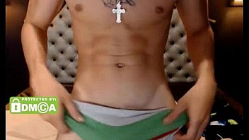 Gostosinho Punhetando Na Cam thumbnail