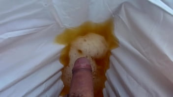 Piss in die gummihose 003