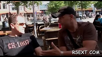 Babe gets licked and copulates