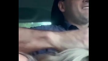 Acho que ele estava com pressa ao volante nessa hora kkkkkkkkk