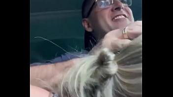 Acho que ele estava com pressa ao volante nessa hora kkkkkkkkk