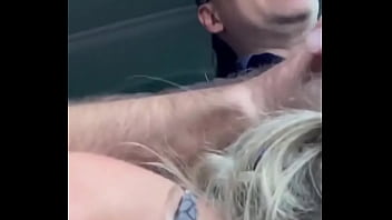 Acho que ele estava com pressa ao volante nessa hora kkkkkkkkk