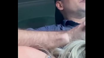 Acho que ele estava com pressa ao volante nessa hora kkkkkkkkk