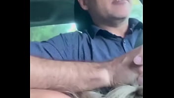 Acho que ele estava com pressa ao volante nessa hora kkkkkkkkk