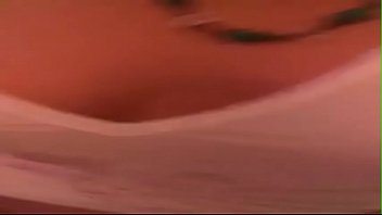 Ravissante fille de gros cul se éperonné doggy