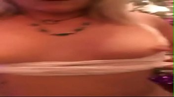 Ravissante fille de gros cul se éperonné doggy