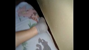 Me masturbo mientras se la chupo me encantaa