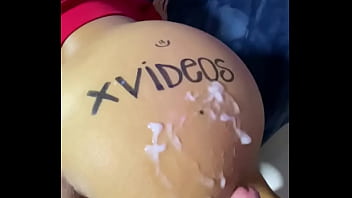 Le lleno el culo de leche